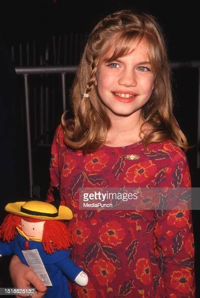 anna chlumsky sexy|3,032 Anna Chlumsky Photos Stock Photos & High。